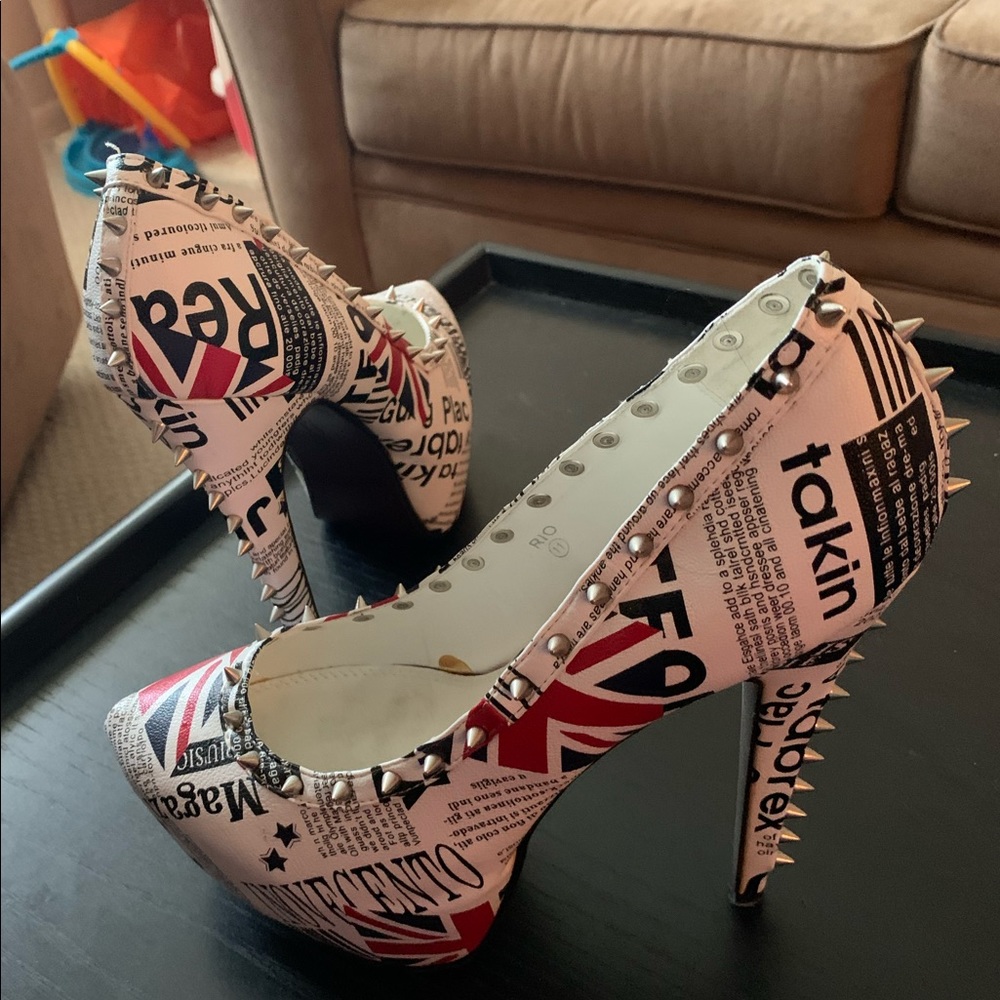 High Heels - Picture 2 of 2